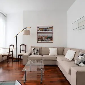 Duomo Luxury Vi , Milán Italia